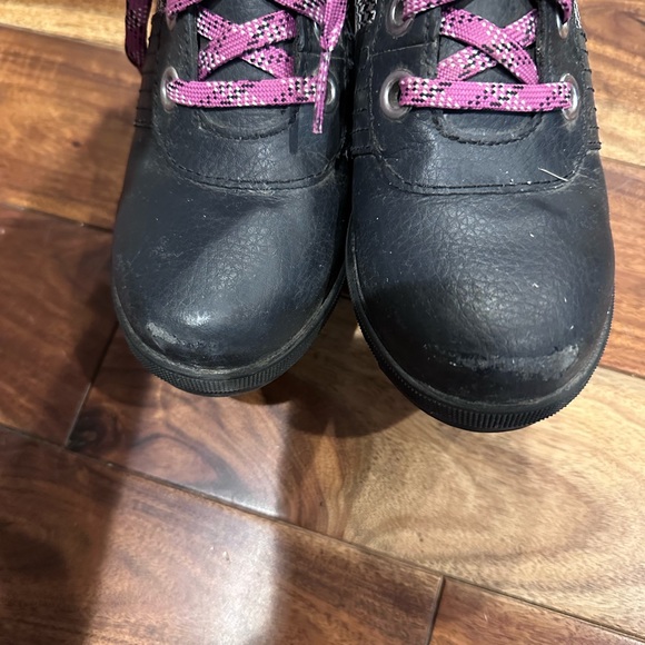 Sorel Joan of Artic girl size 2 black boots with pink laces lightly used. - Picture 6 of 6